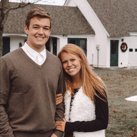 Meet your Posher, Allison - Picture 3 of 3